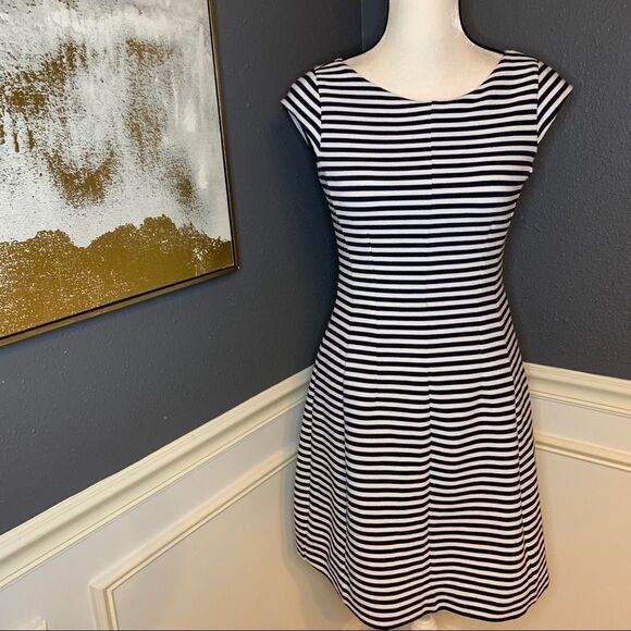 Lily Pulitzer Briella dress - Picture 3 of 6